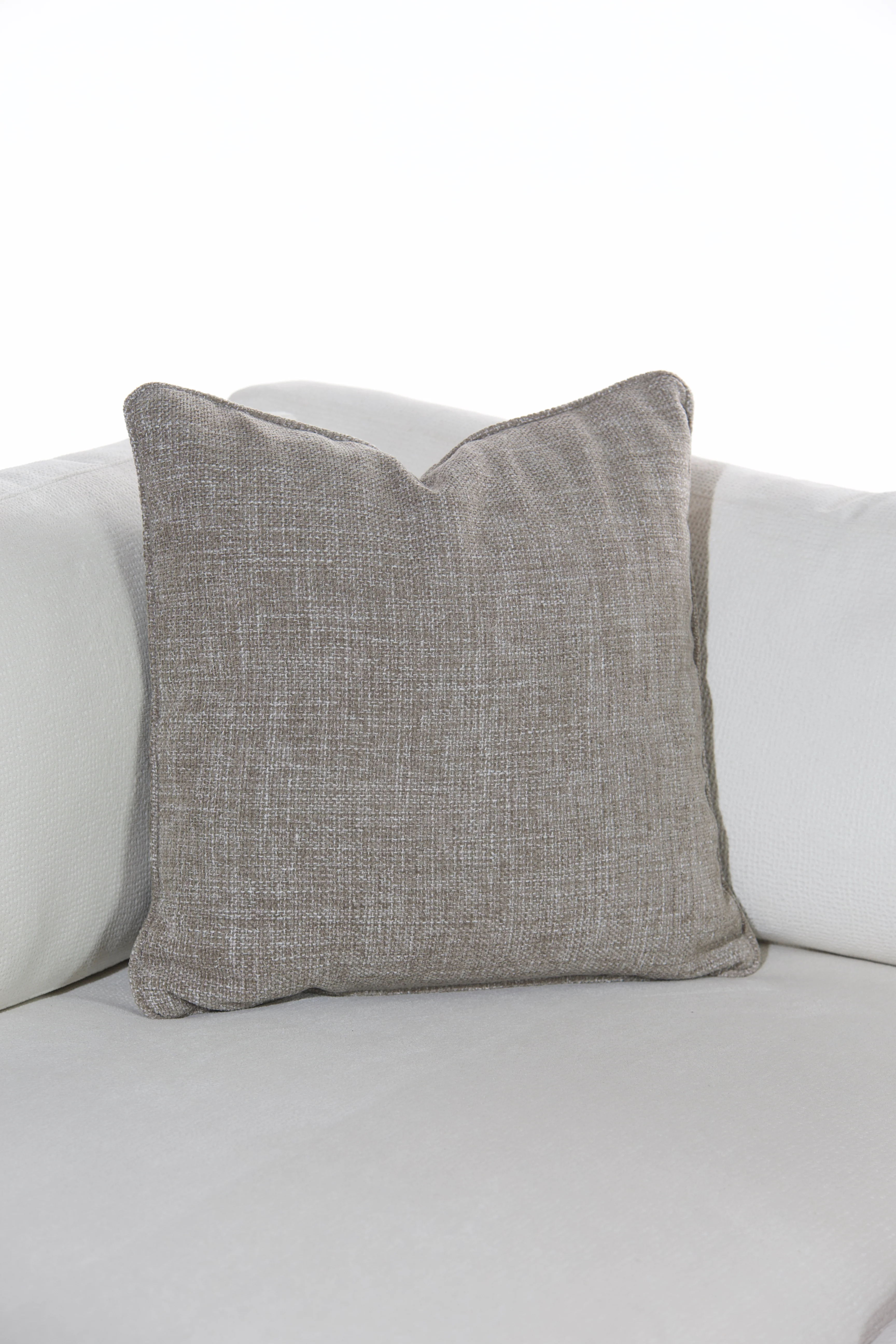 FILLED CUSHION