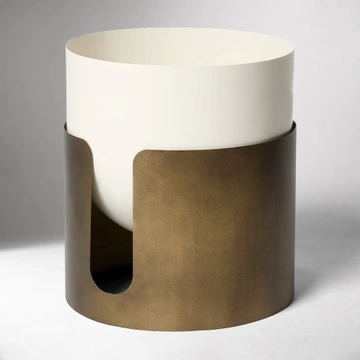 POTS & PLANTERS